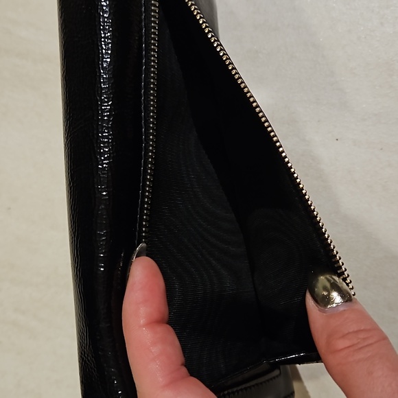 YSL Logo Patent Leather Bifold Snap Wallet w/Dustbag - Picture 6 of 14